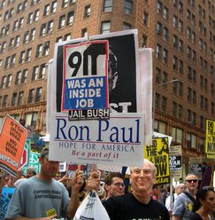 Etats-Unis : Les partisans du républicain Ron Paul soutiennent la théorie du complot