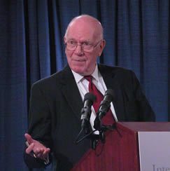 Lyndon LaRouche compare Barack Obama à un singe