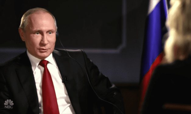 Présidentielles américaines : Vladimir Poutine répond aux accusations d’ingérence russe en agitant la théorie du complot