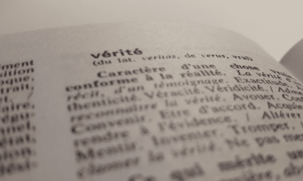 Le relativisme épistémique prédispose-t-il au complotisme ?