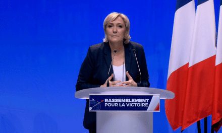 Le « mondialisme », bête noire de l’extrême droite et… des islamistes