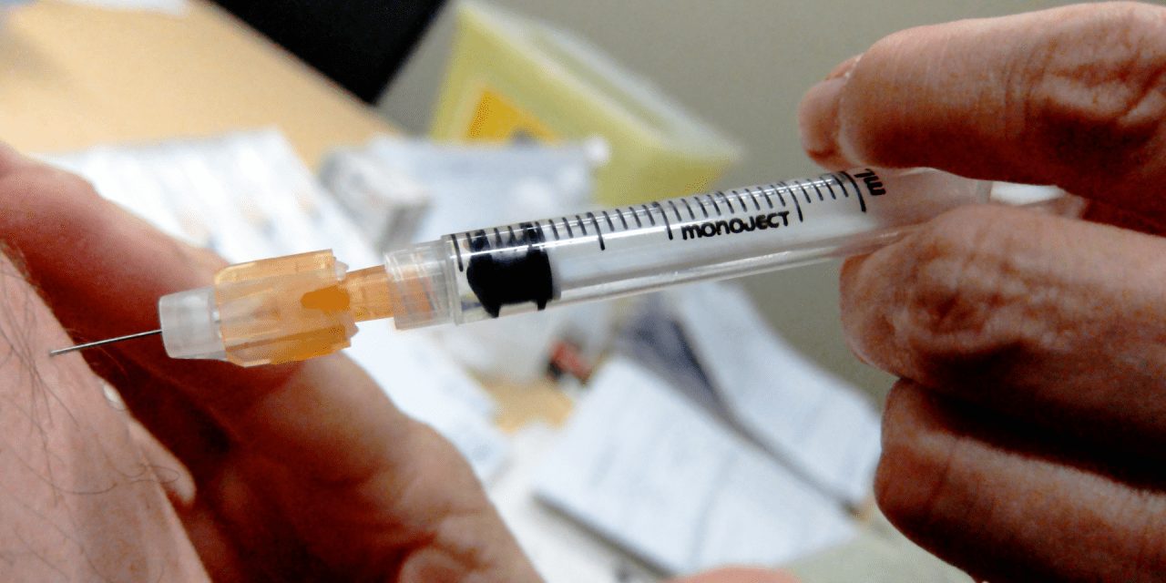 Vaccins : un Français sur deux pense que certains adjuvants peuvent être « très dangereux »