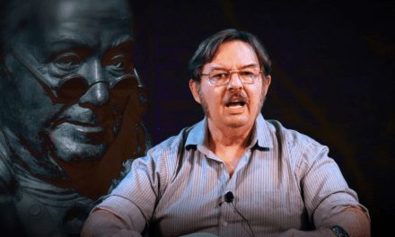 Jim Watkins, l’homme au cœur du système QAnon