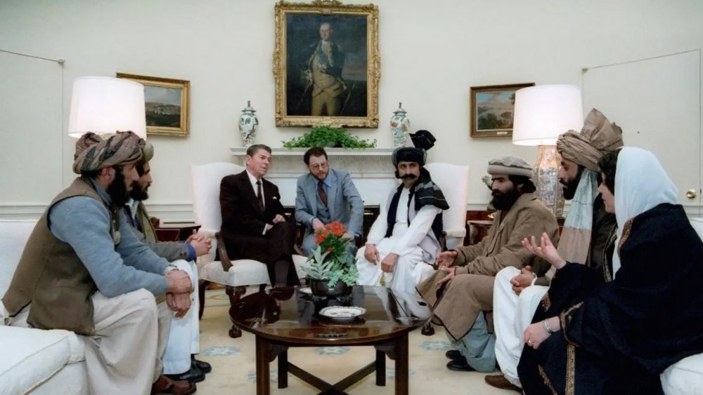 La cia a eu des fréquentations avec Ben Laden Reagan-Maison-Blanche-1983