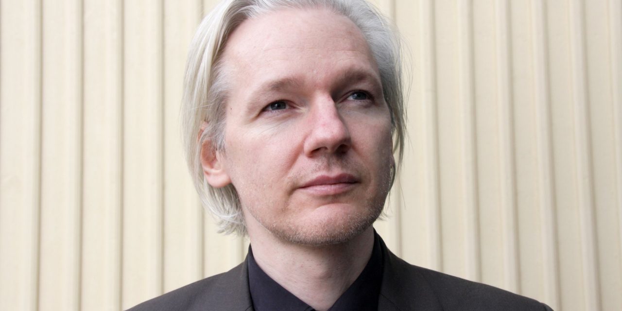 [PODCAST] Julian Assange, figure controversée au centre de théories du complot